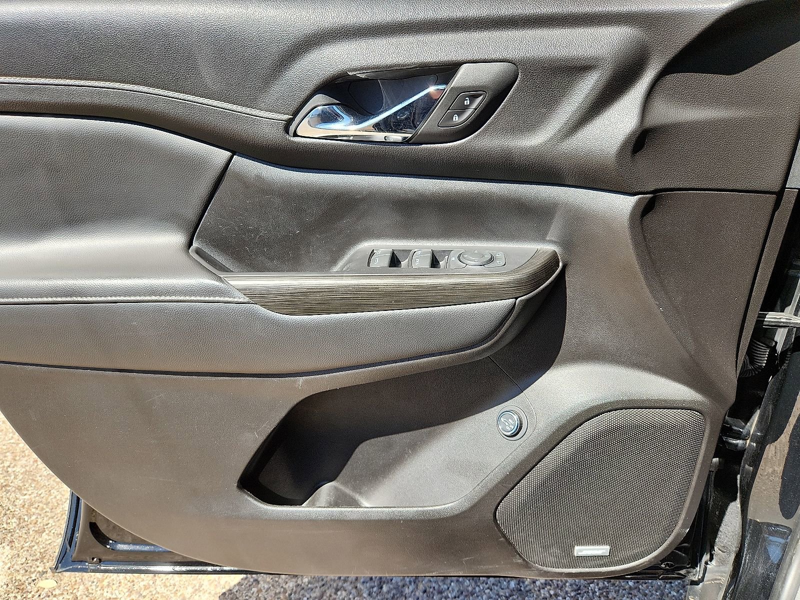 Used 2023 GMC Acadia SLT image 16