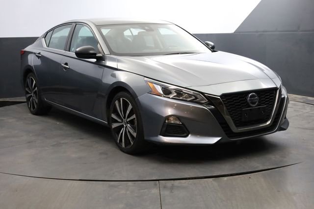 Used 2021 Nissan Altima 2.5 SR image 2