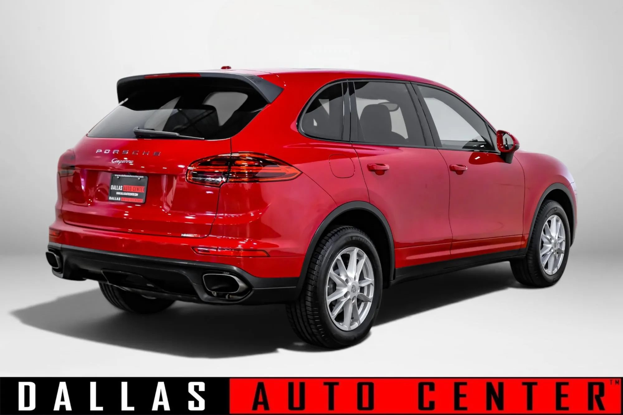 Used 2016 Porsche Cayenne AWD/4WD image 4