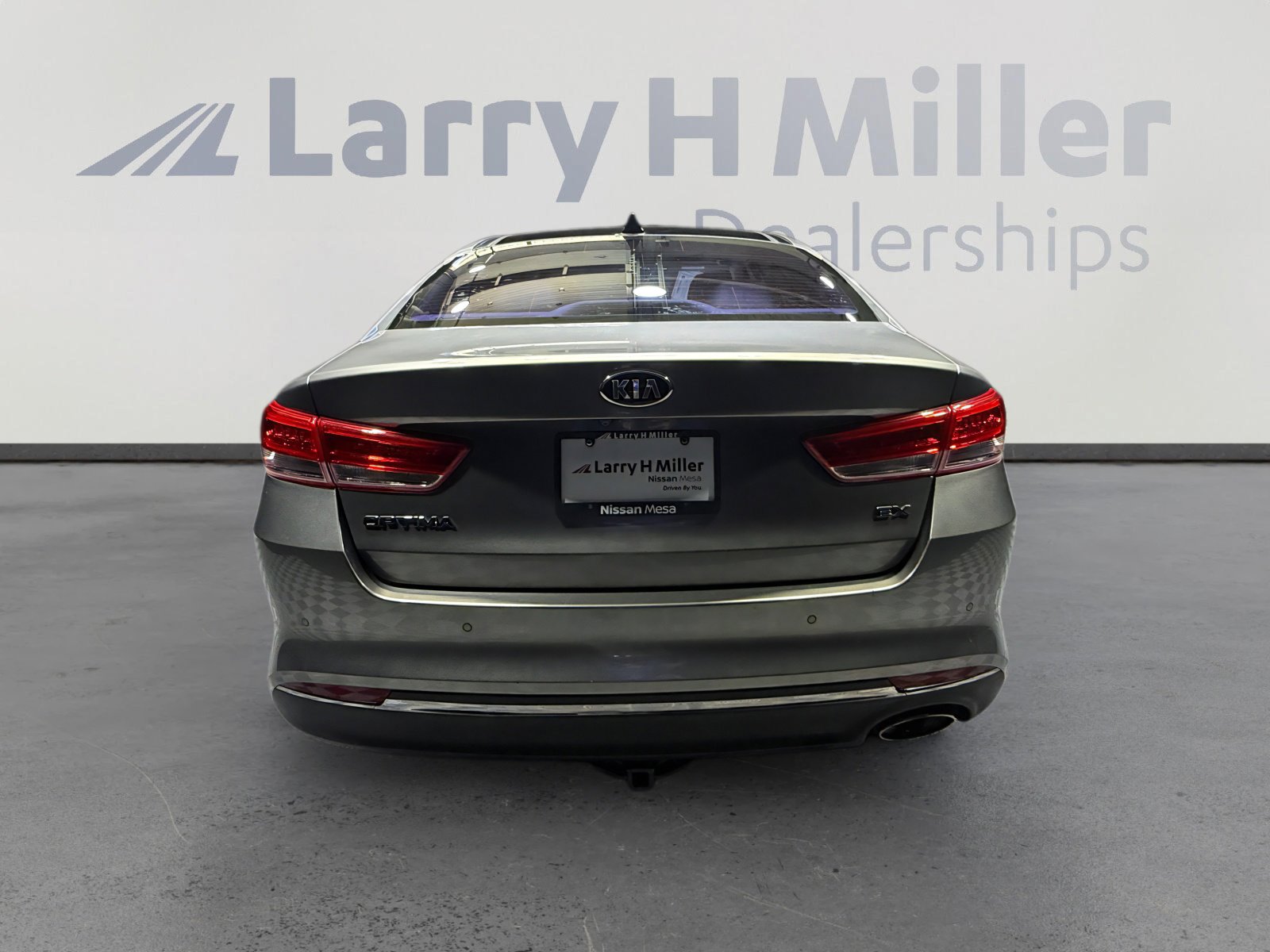 Used 2016 Kia Optima EX w/ Premium Package image 4