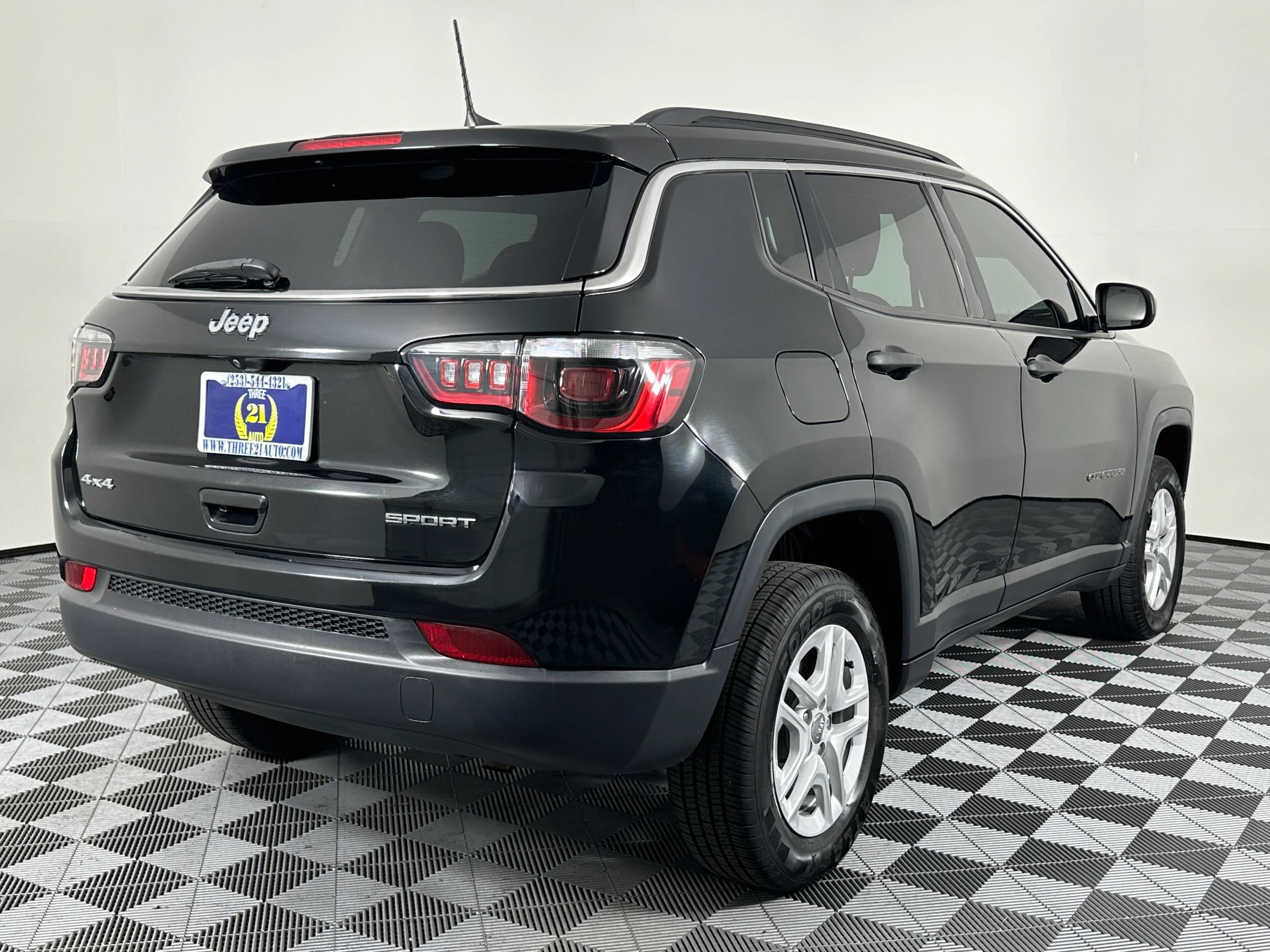 Used 2020 Jeep Compass Sport w/ Cold Weather Group AWD/4WD image 12