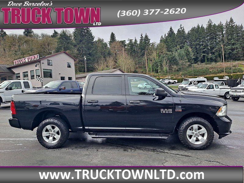 Used 2017 RAM 1500 Express AWD/4WD image 2