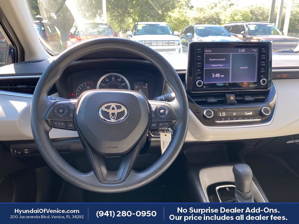 Used 2022 Toyota Corolla LE FWD image 3