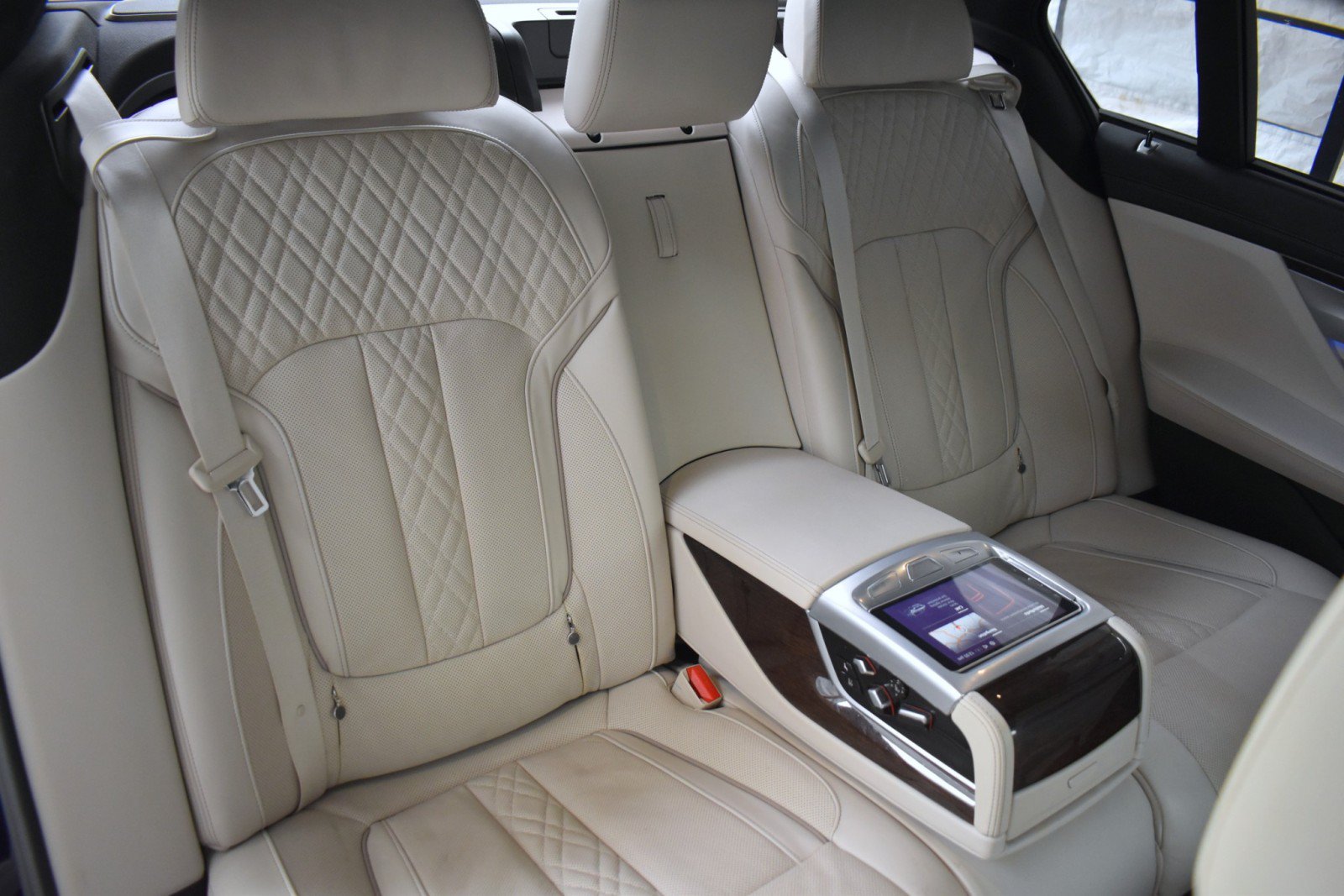 Used 2022 BMW 750i xDrive w/ Luxury Rear Seating Package AWD/4WD image 42