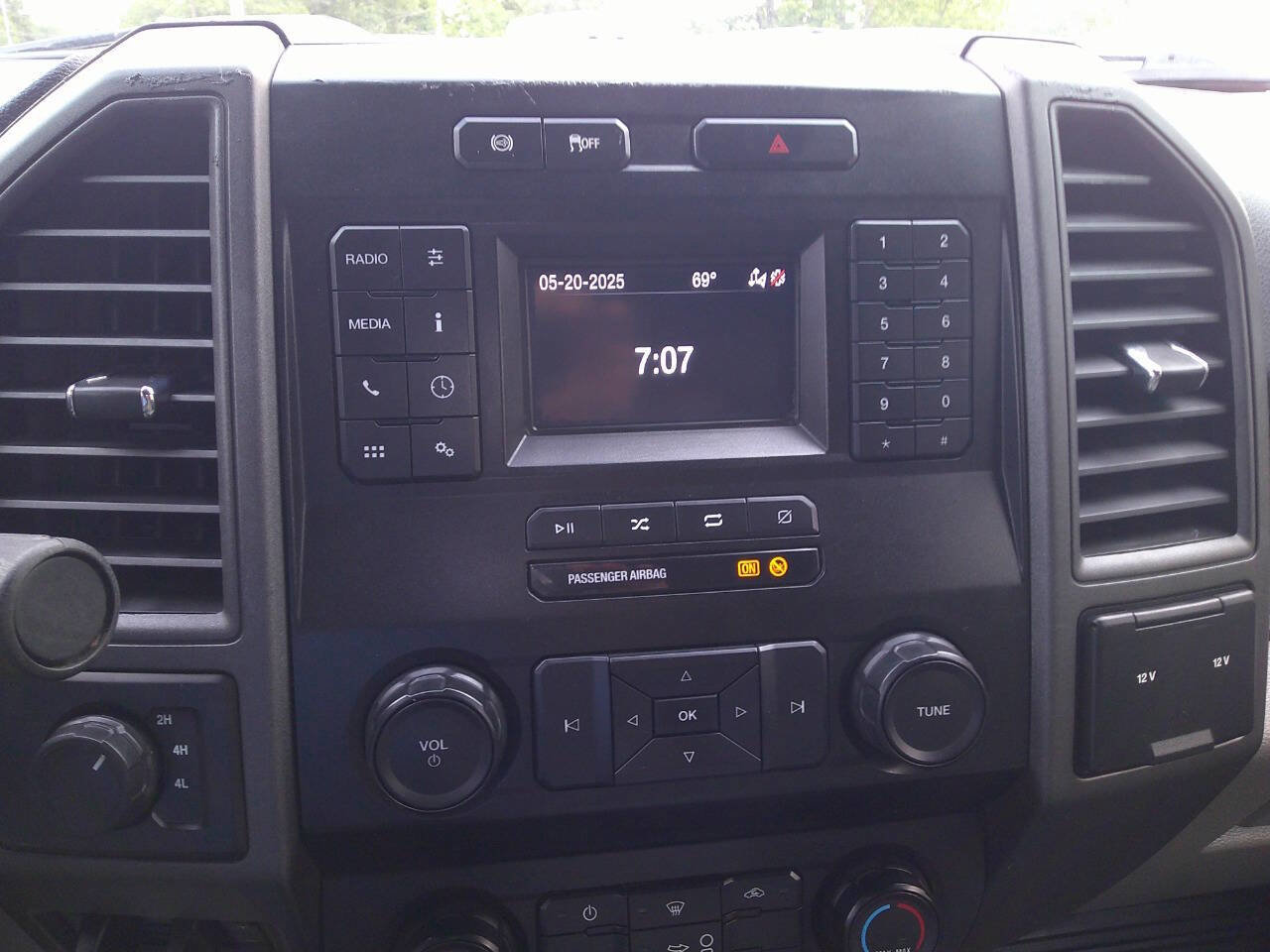 Used 2022 Ford F250 XL w/ Power Equipment Group image 22