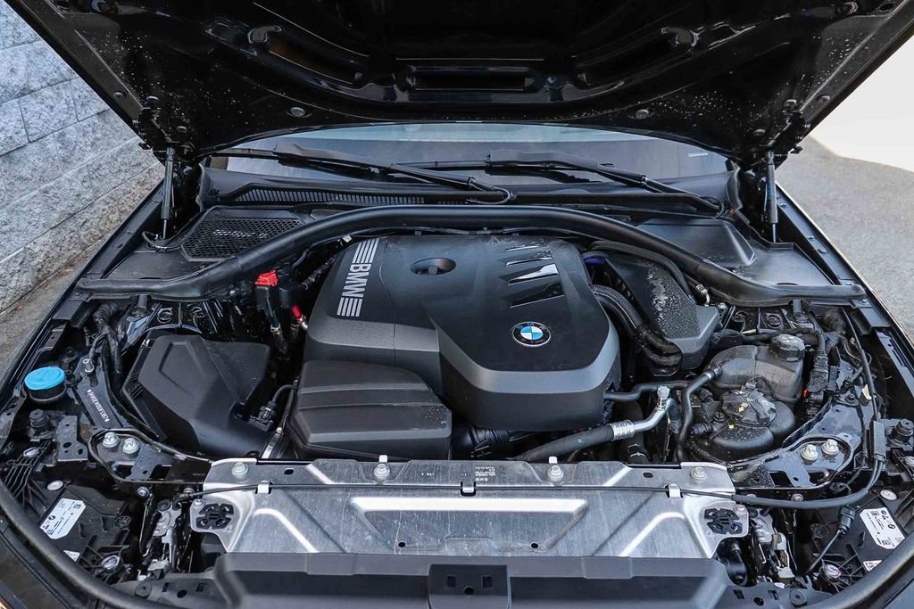 Used 2025 BMW 330i Sedan w/ Premium Package image 30