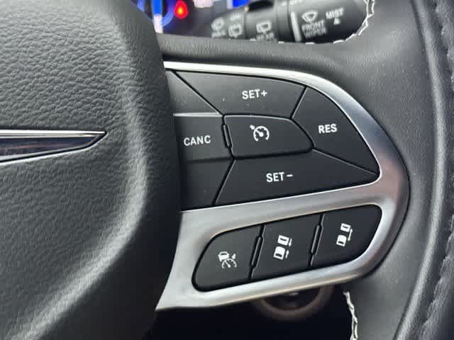 Used 2026 Chrysler Pacifica Select FWD image 22