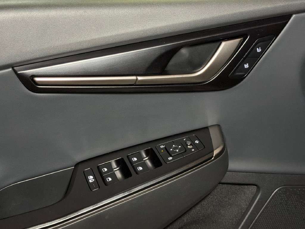Certified 2025 Kia EV6 Wind RWD image 19
