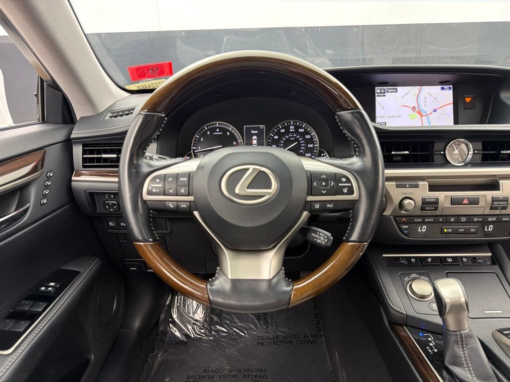 Used 2016 Lexus ES 350 w/ Luxury Package w/Wood Trim FWD image 8
