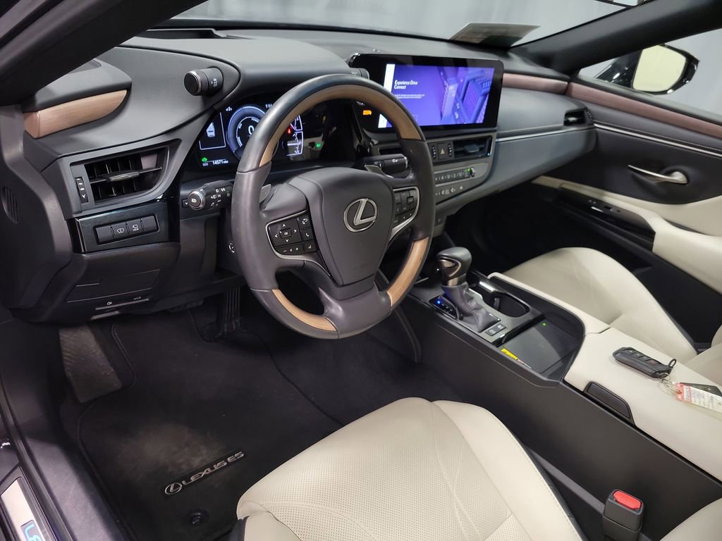 Used 2024 Lexus ES 300h w/ Technology Package FWD image 13