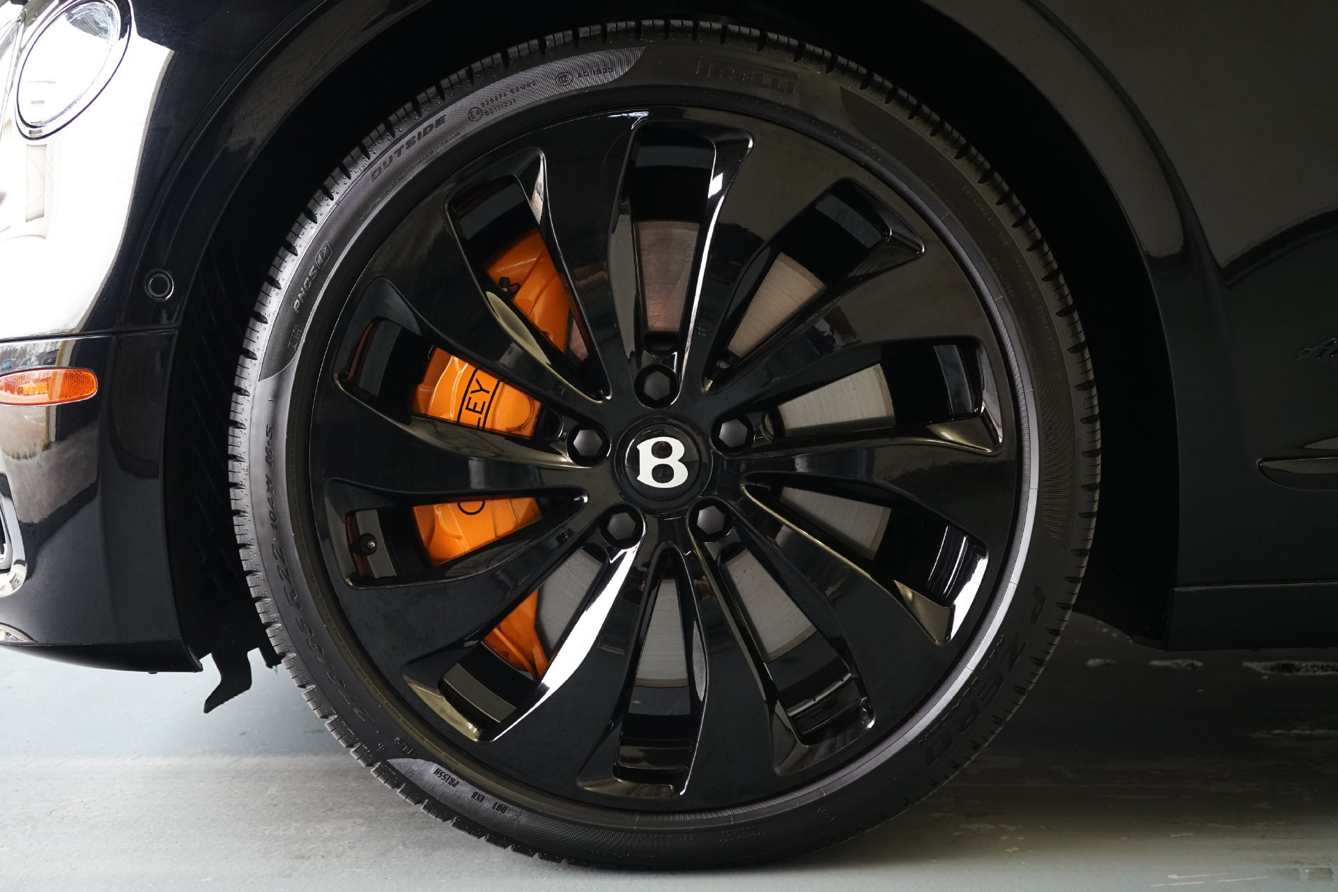 Used 2026 Bentley Flying Spur Azure AWD/4WD image 37
