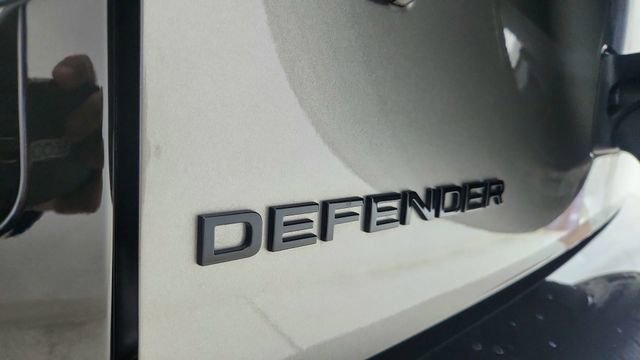 Used 2025 Land Rover Defender 110 X image 17