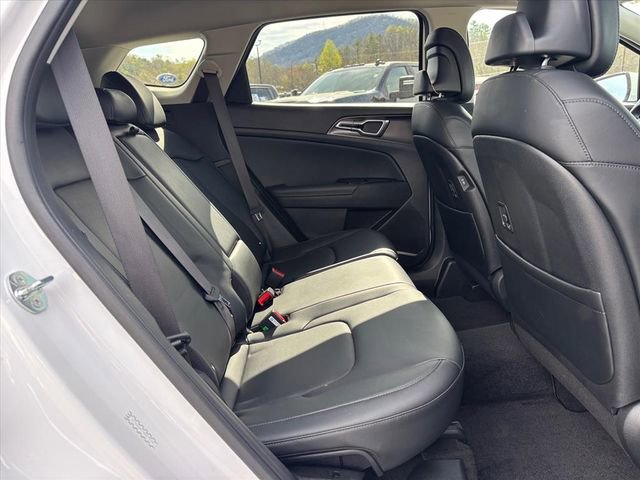 Used 2025 Kia Sportage EX image 13