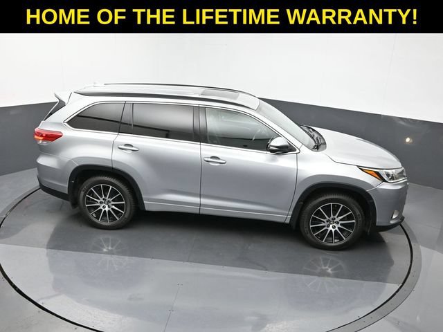 Used 2017 Toyota Highlander SE AWD/4WD image 48
