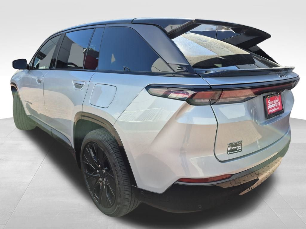 Used 2025 Jeep Wagoneer S Launch Edition image 4