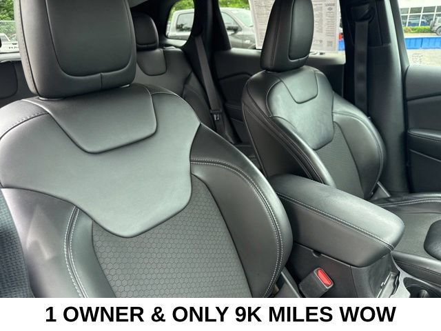 Used 2020 Jeep Cherokee Latitude Plus AWD/4WD image 24