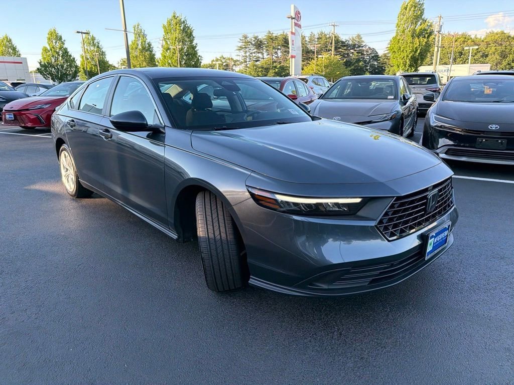 Used 2025 Honda Accord LX image 3