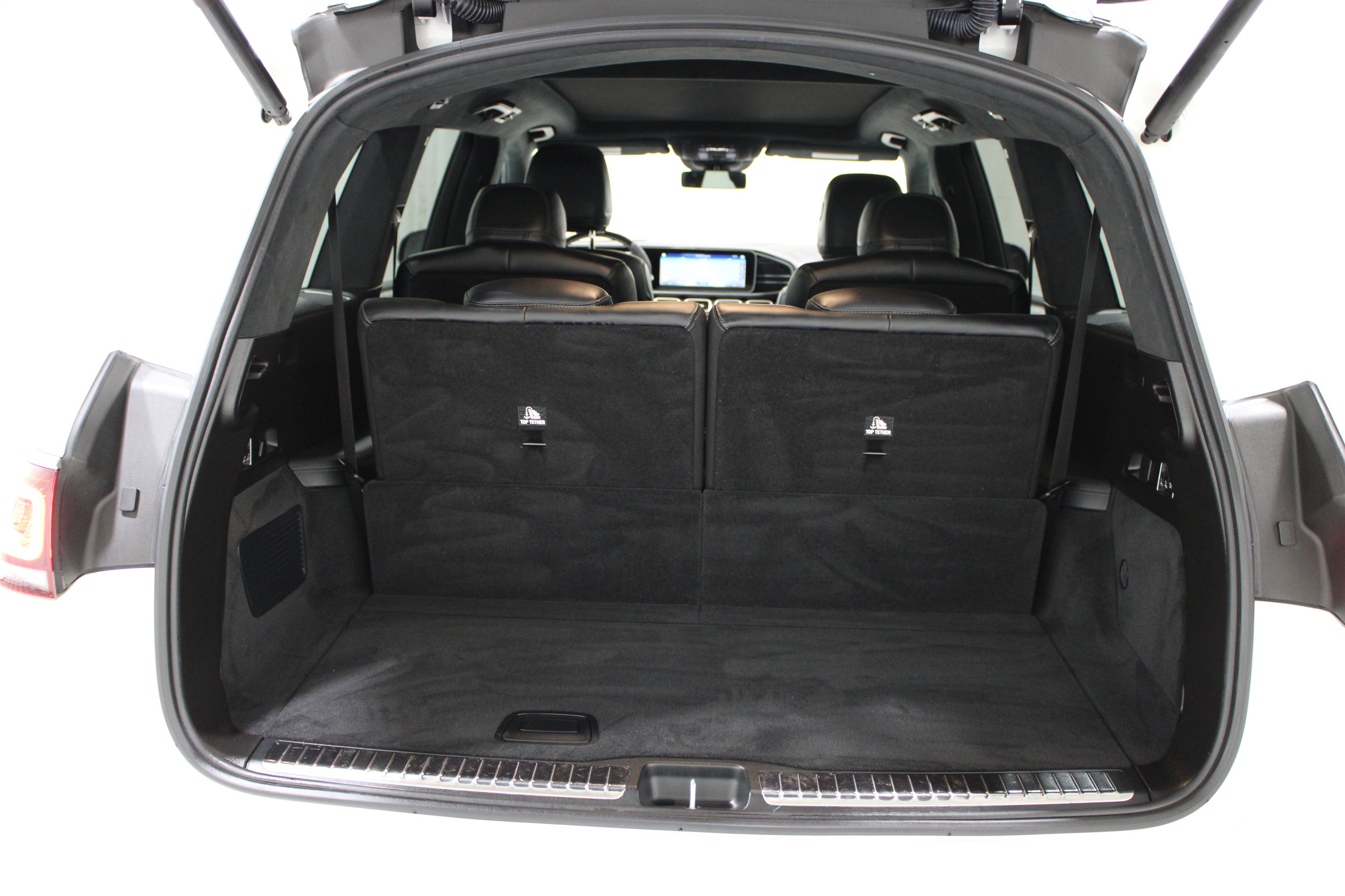 Used 2023 Mercedes-Benz GLS 63 AMG 4MATIC w/ Warmth & Comfort Package image 43