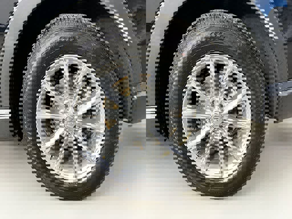 Used 2025 Honda CR-V EX-L image 8