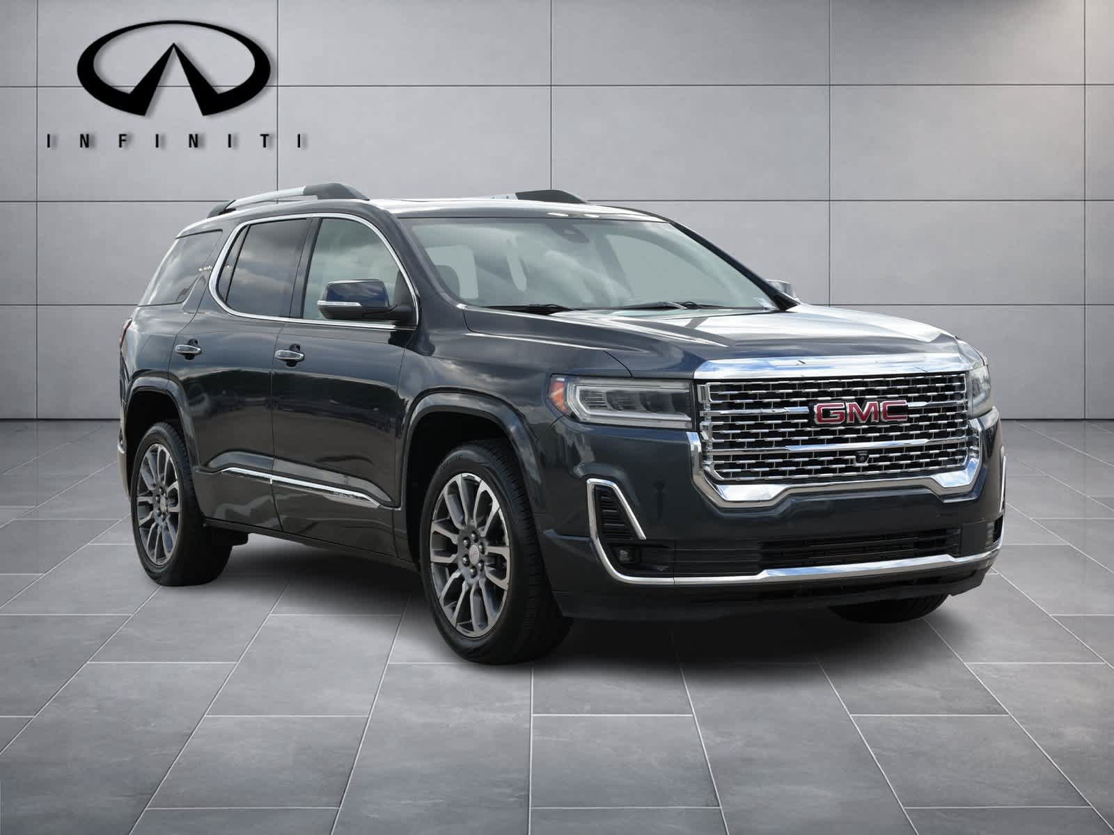 Used 2022 GMC Acadia Denali w/ Denali Ultimate Package FWD image 3
