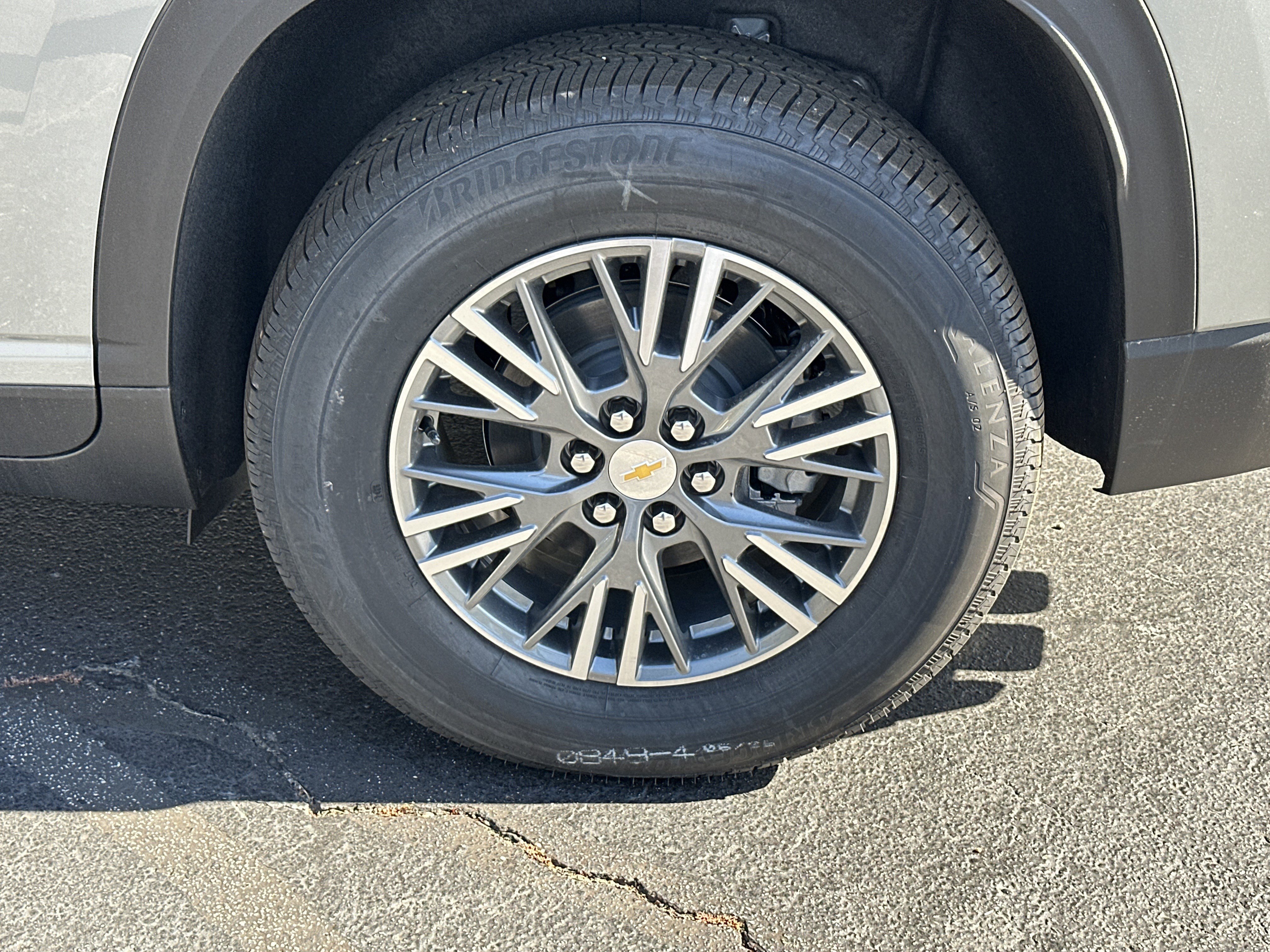 New 2025 Chevrolet Traverse LT w/ Driver Confidence Package image 18