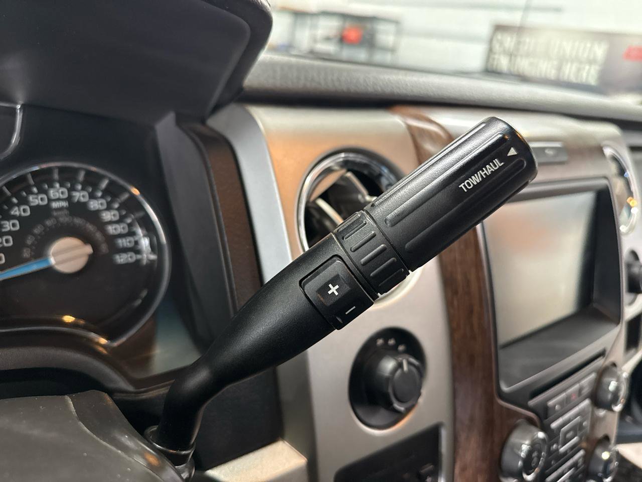 Used 2013 Ford F150 Lariat w/ Mid Equipment Group image 18