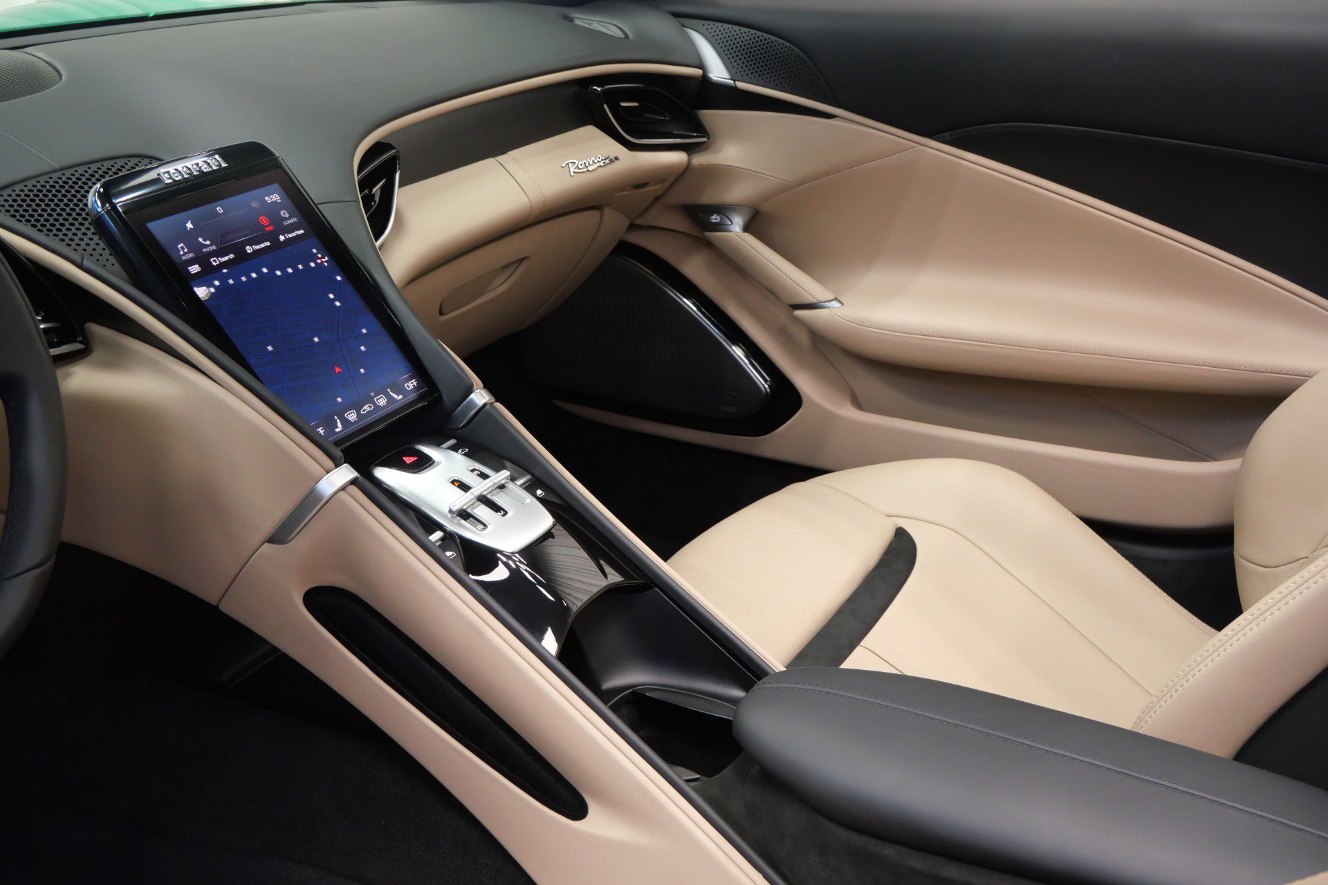 Used 2024 Ferrari Roma Spider image 25