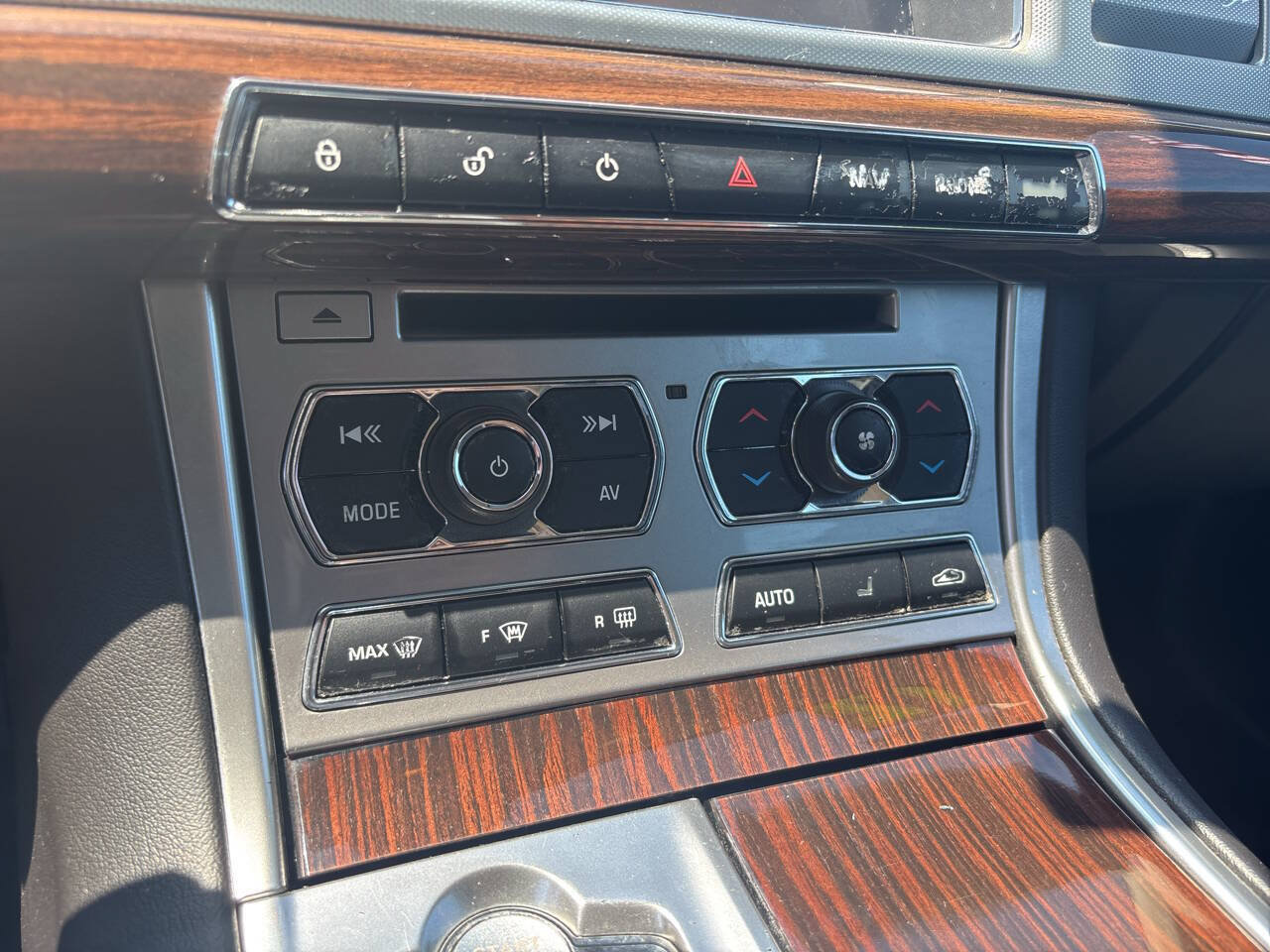 Used 2012 Jaguar XF Portfolio RWD image 22