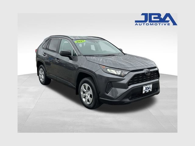Used 2021 Toyota RAV4 LE image 1