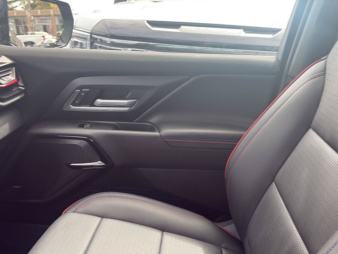 Used 2025 Chevrolet Silverado EV RST AWD/4WD image 30