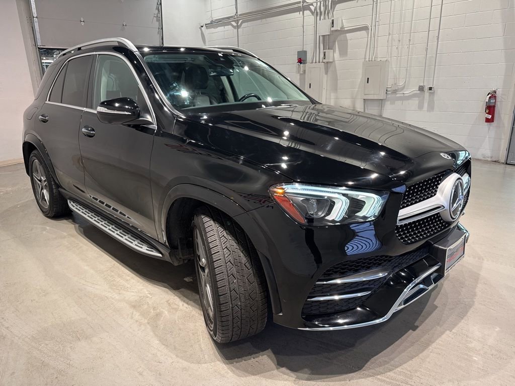 Used 2022 Mercedes-Benz GLE 350 4MATIC w/ AMG Line Exterior image 3