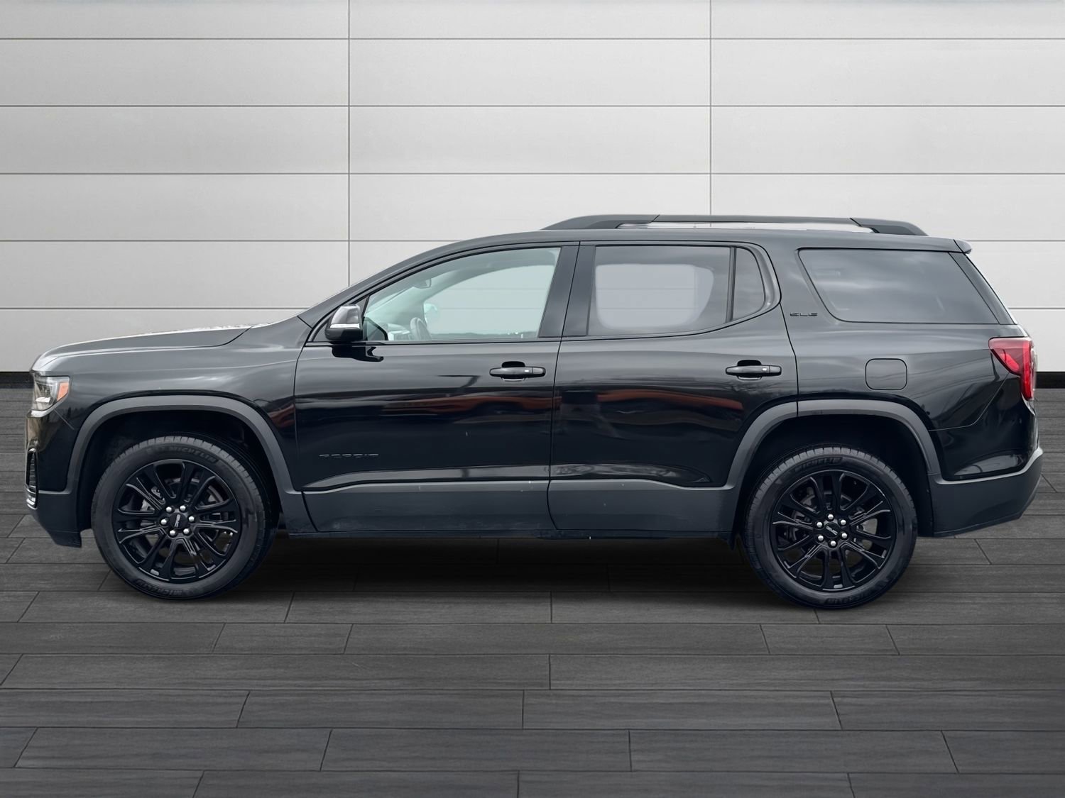 Used 2023 GMC Acadia SLE w/ Driver Convenience Package FWD image 7