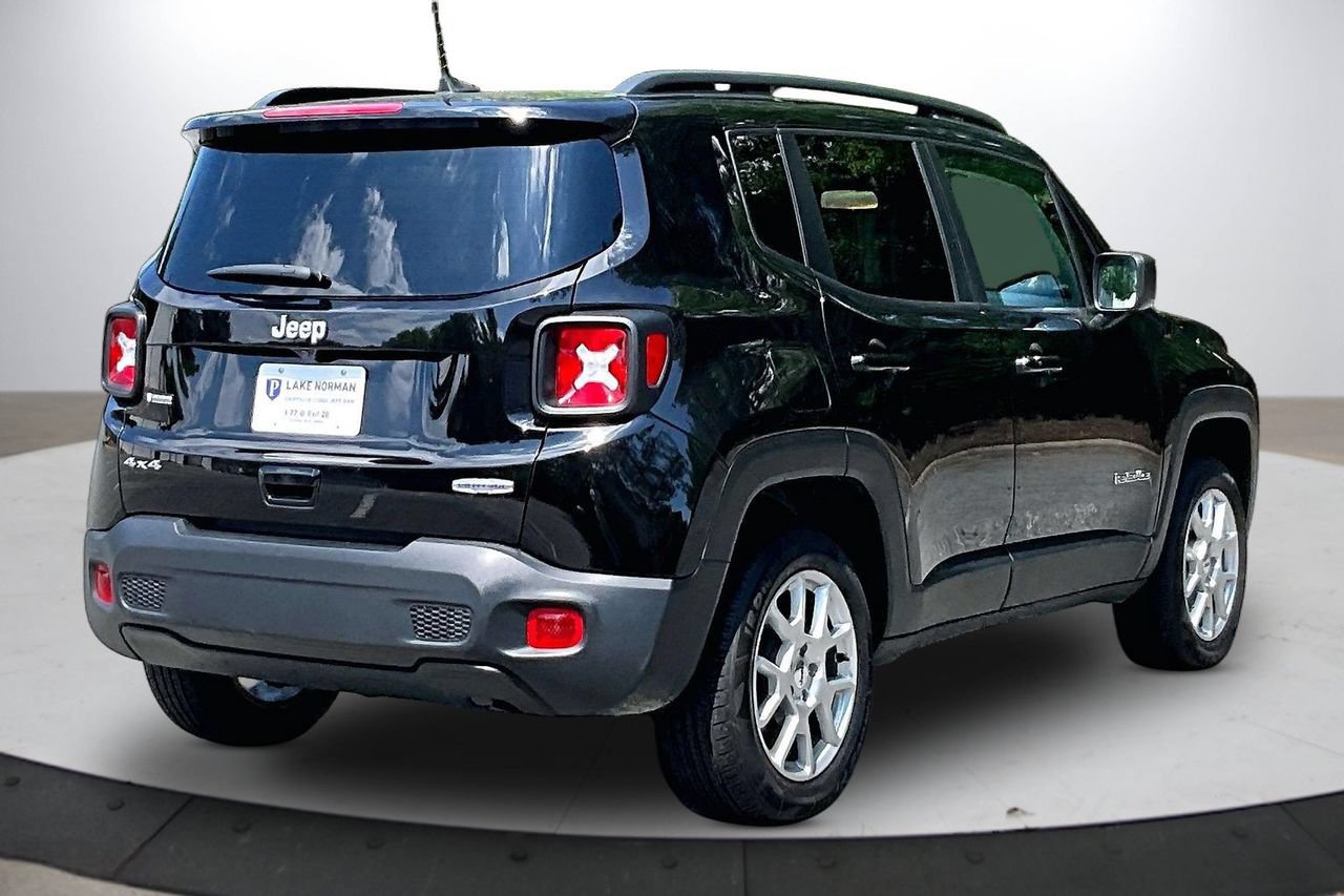 Certified 2022 Jeep Renegade Latitude AWD/4WD image 9
