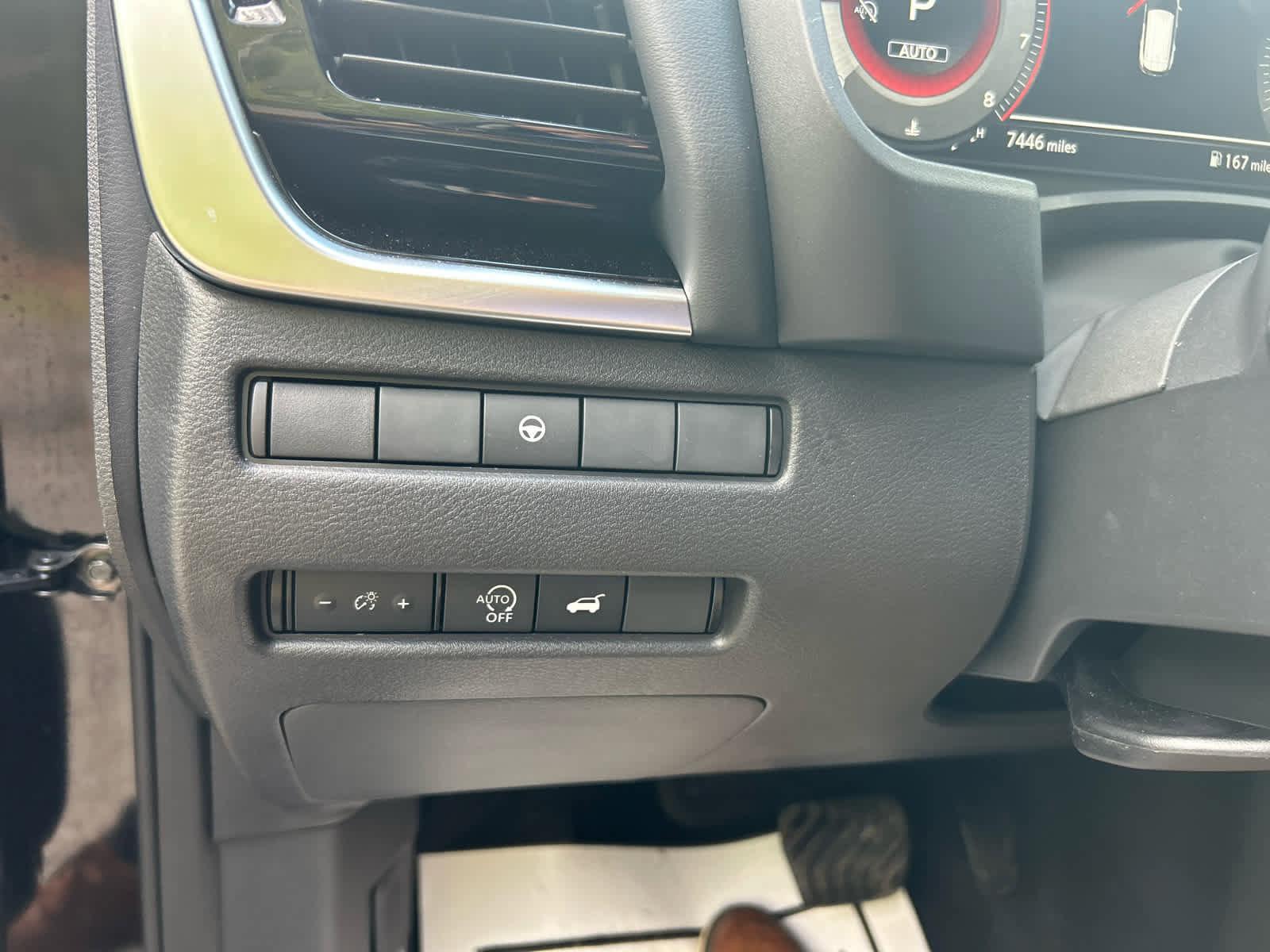 Used 2024 Nissan Rogue SL image 16