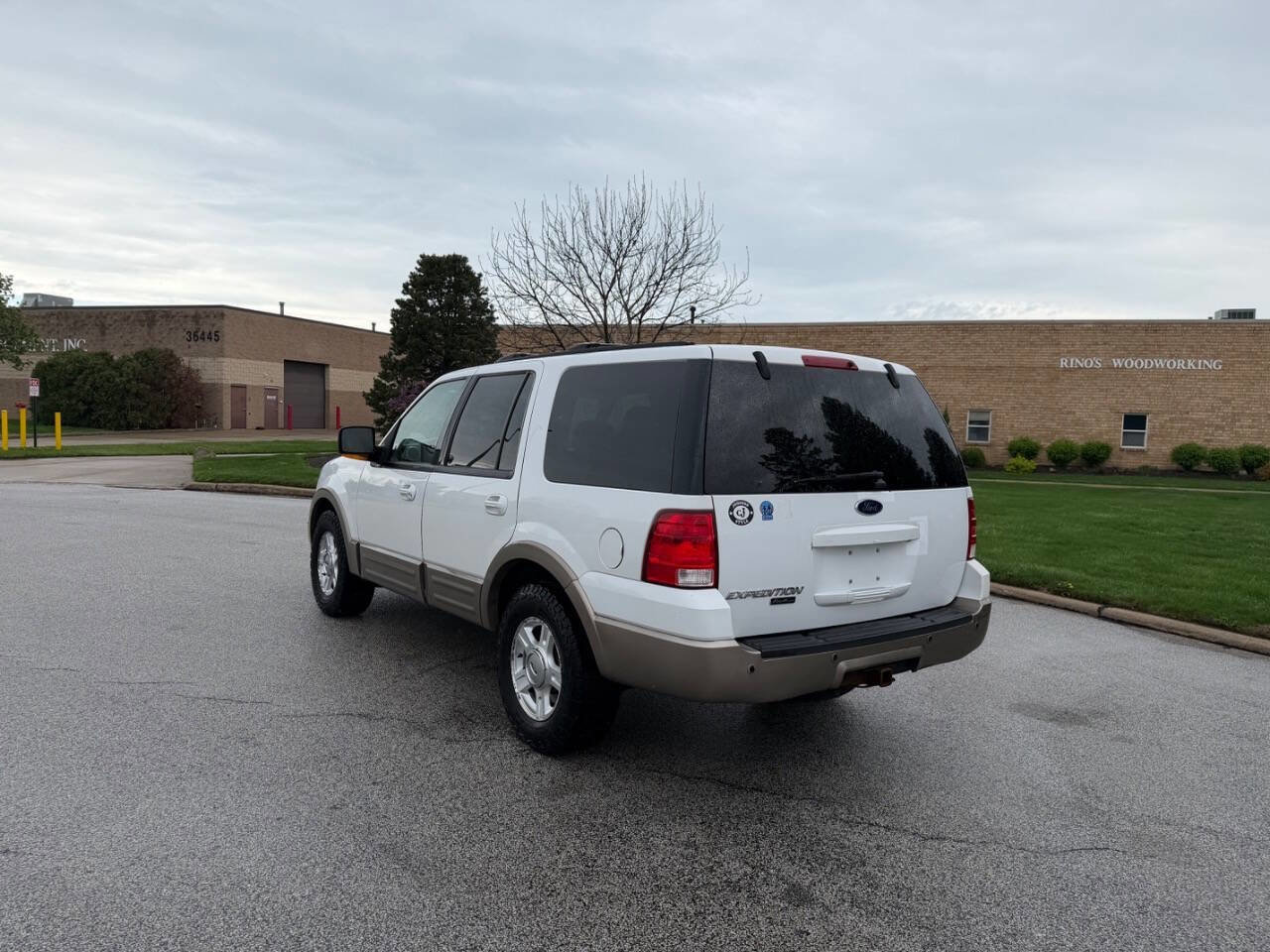 Used 2004 Ford Expedition Eddie Bauer AWD/4WD image 3