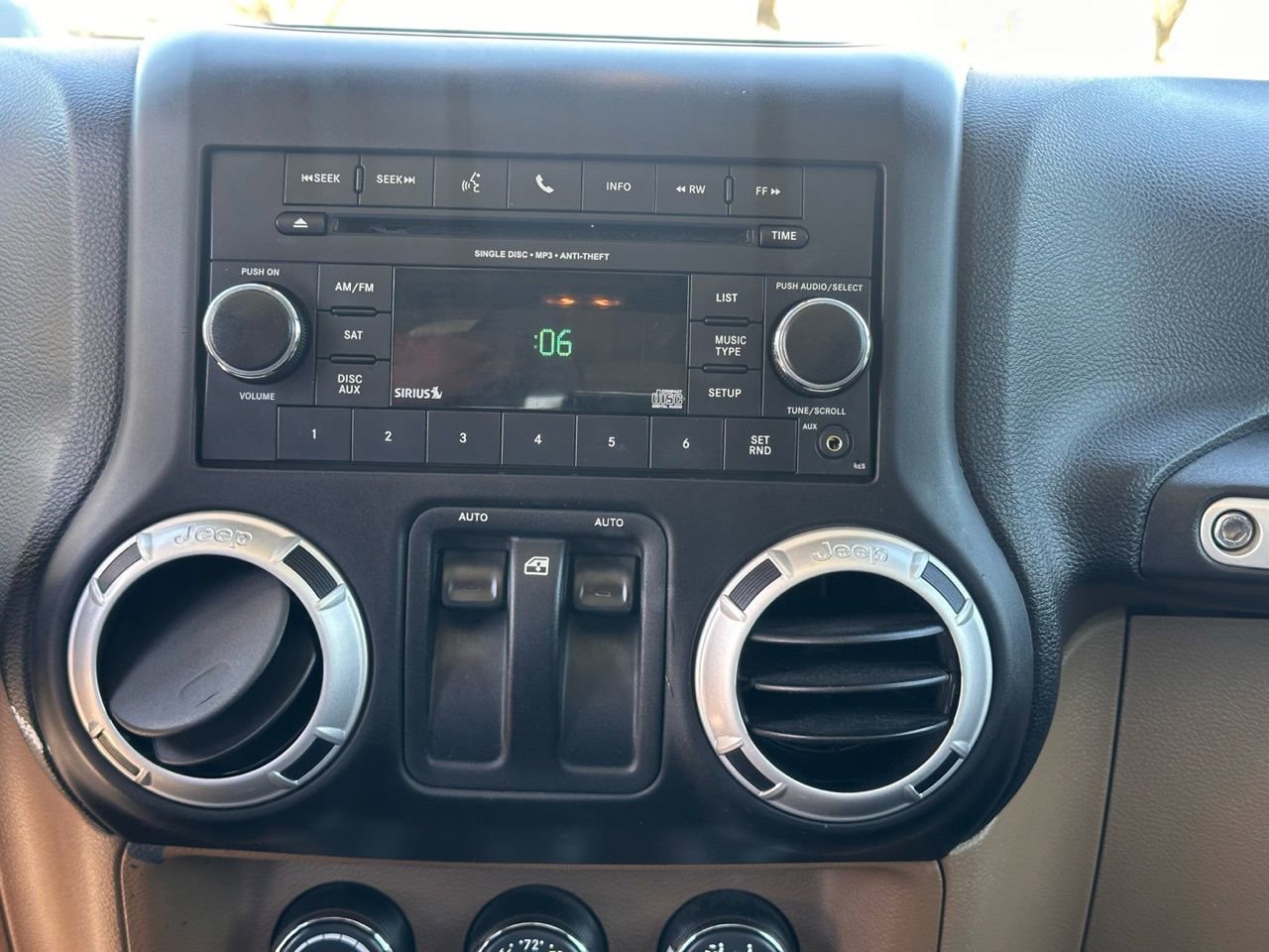 Used 2014 Jeep Wrangler Sahara w/ Connectivity Group image 22