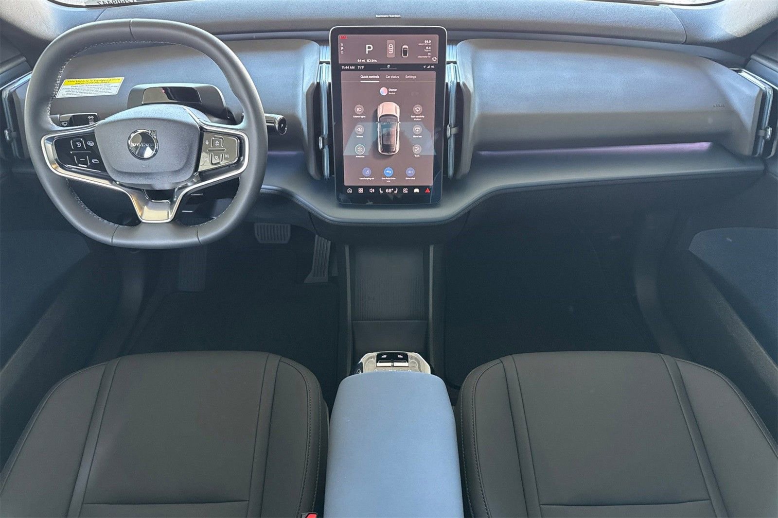 New 2026 Volvo EX30 Plus w/ Protection Package Premier image 3