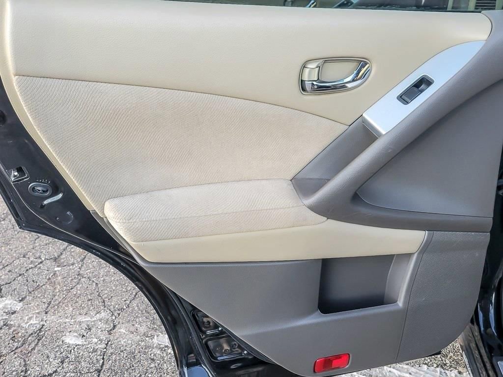 Used 2013 Nissan Murano S image 17