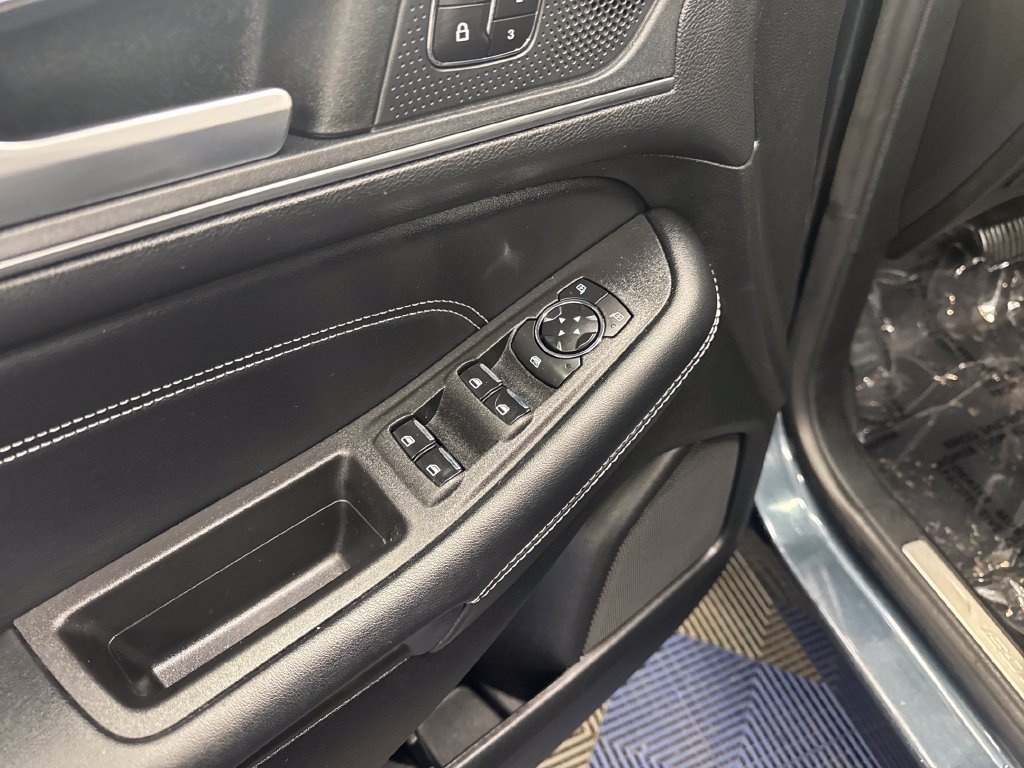 Used 2023 Ford Edge Titanium AWD/4WD image 12