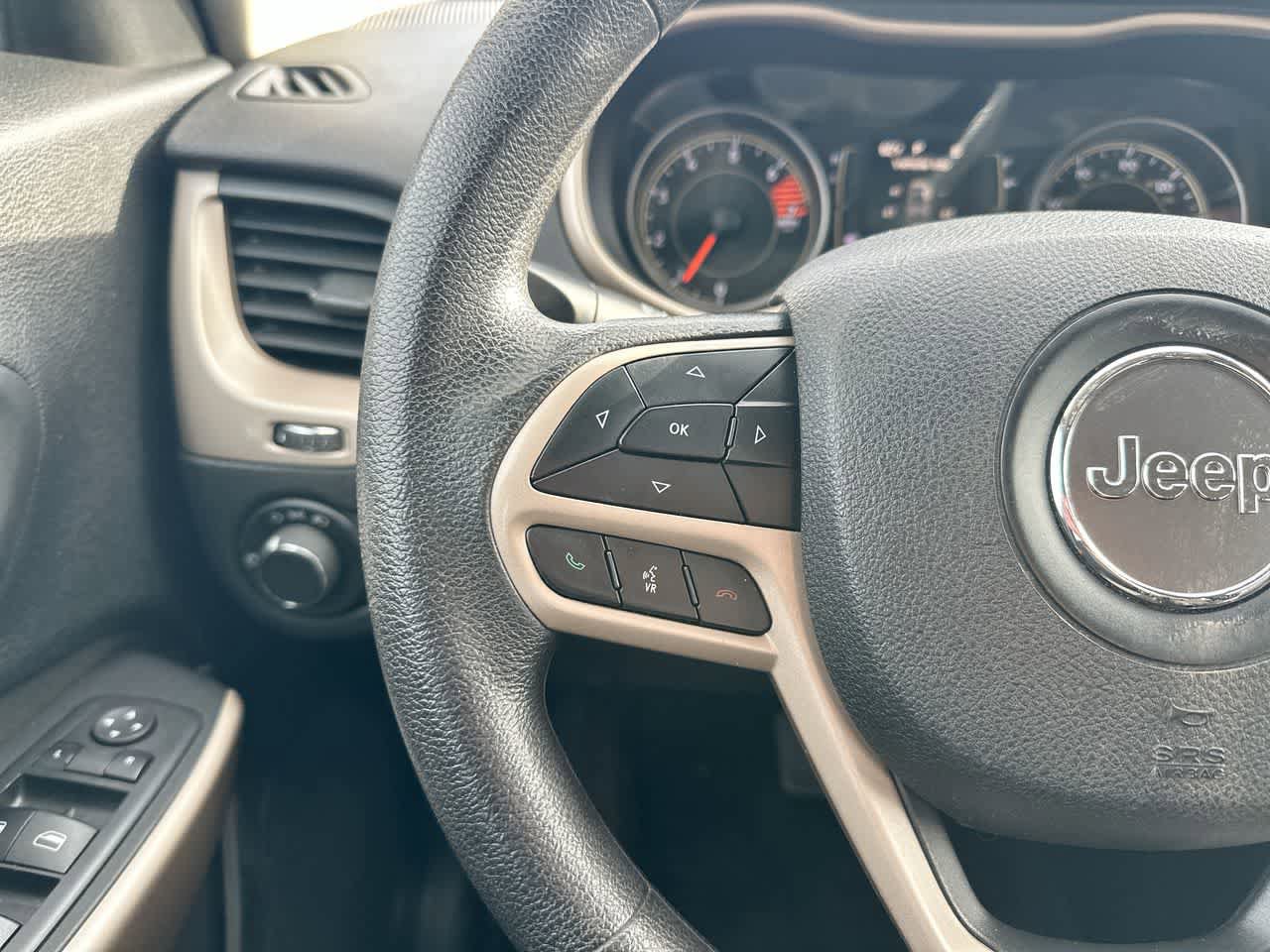Used 2017 Jeep Cherokee Sport image 28