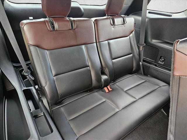 Used 2023 Ford Explorer Platinum w/ Equipment Group 601A AWD/4WD image 21