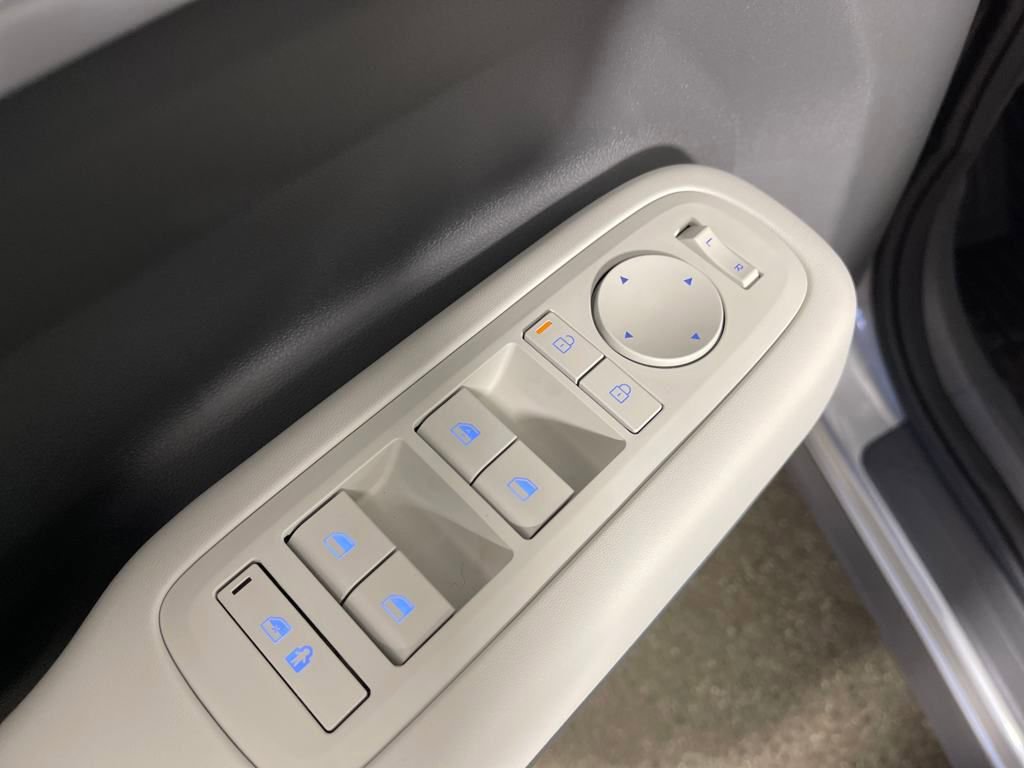 New 2026 Hyundai Santa Fe SE image 18