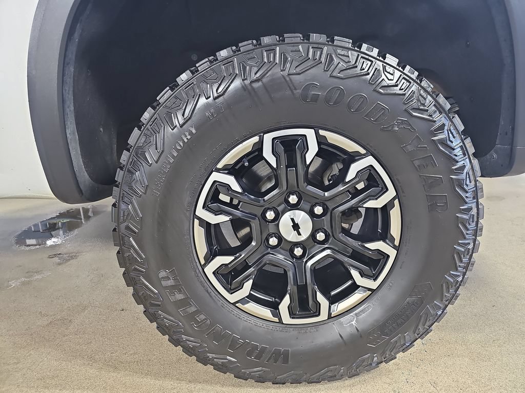 Certified 2024 Chevrolet Silverado 1500 ZR2 w/ Technology Package AWD/4WD image 38
