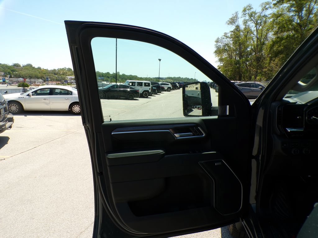New 2026 Chevrolet Silverado 2500 LTZ w/ LTZ Convenience Package AWD/4WD image 23