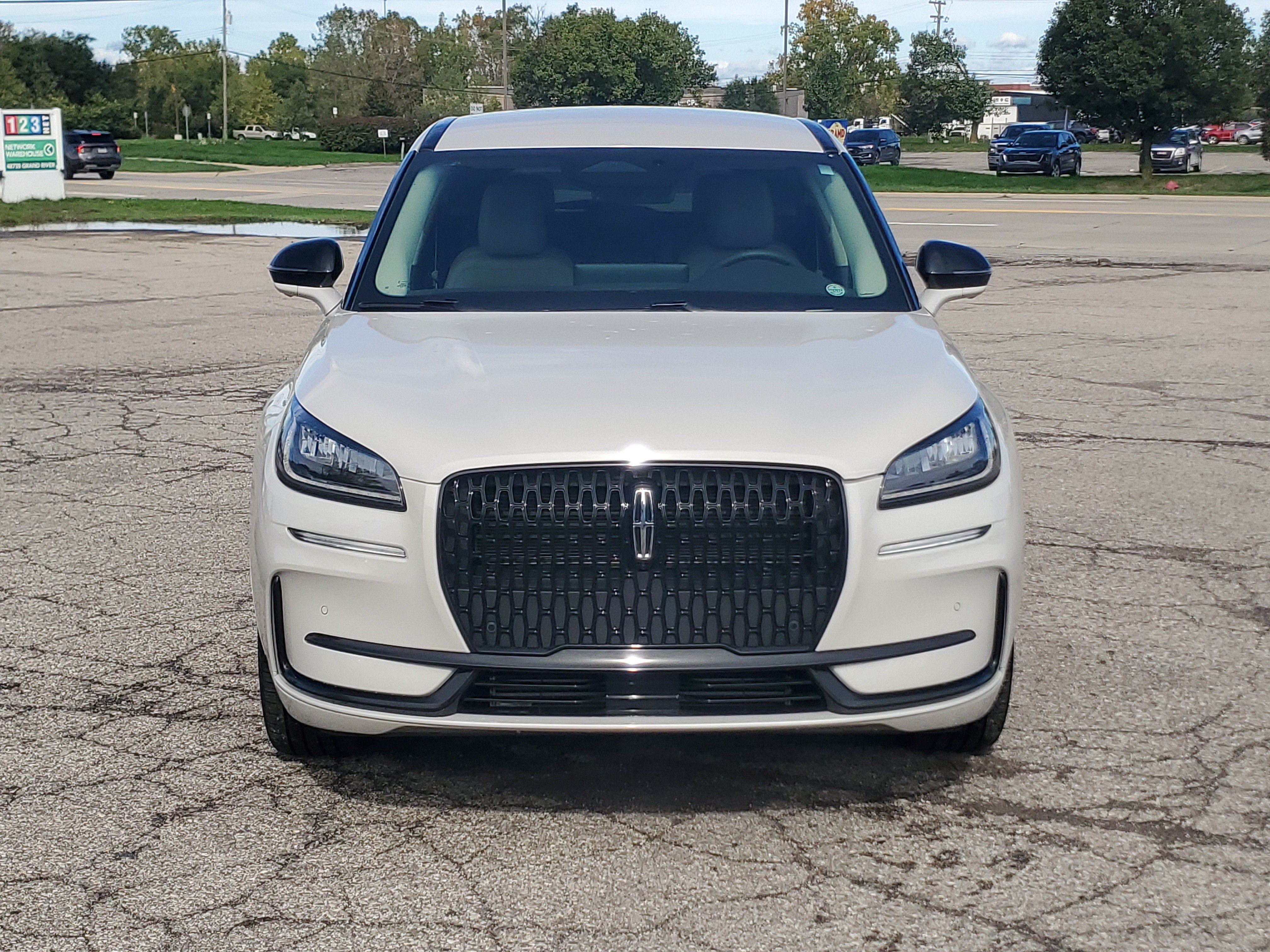 Certified 2024 Lincoln Corsair AWD w/ Equipment Group 101A image 2