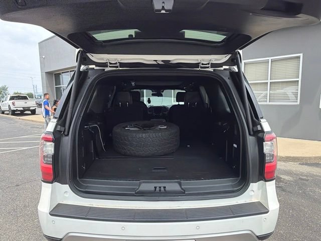 Used 2020 Ford Expedition Limited w/ Equipment Group 301A AWD/4WD image 10
