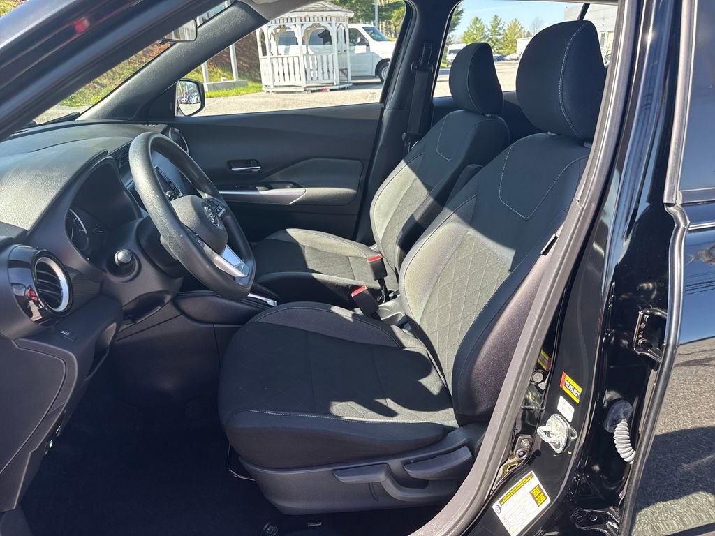 Used 2019 Nissan Kicks SV image 10
