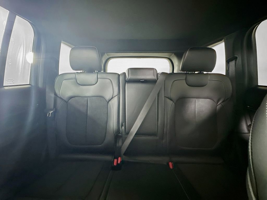 New 2025 Jeep Grand Cherokee Altitude image 10