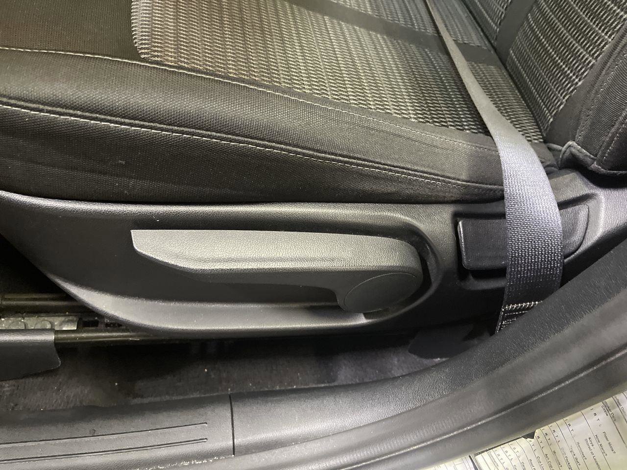 Used 2021 Kia Sorento LX image 12