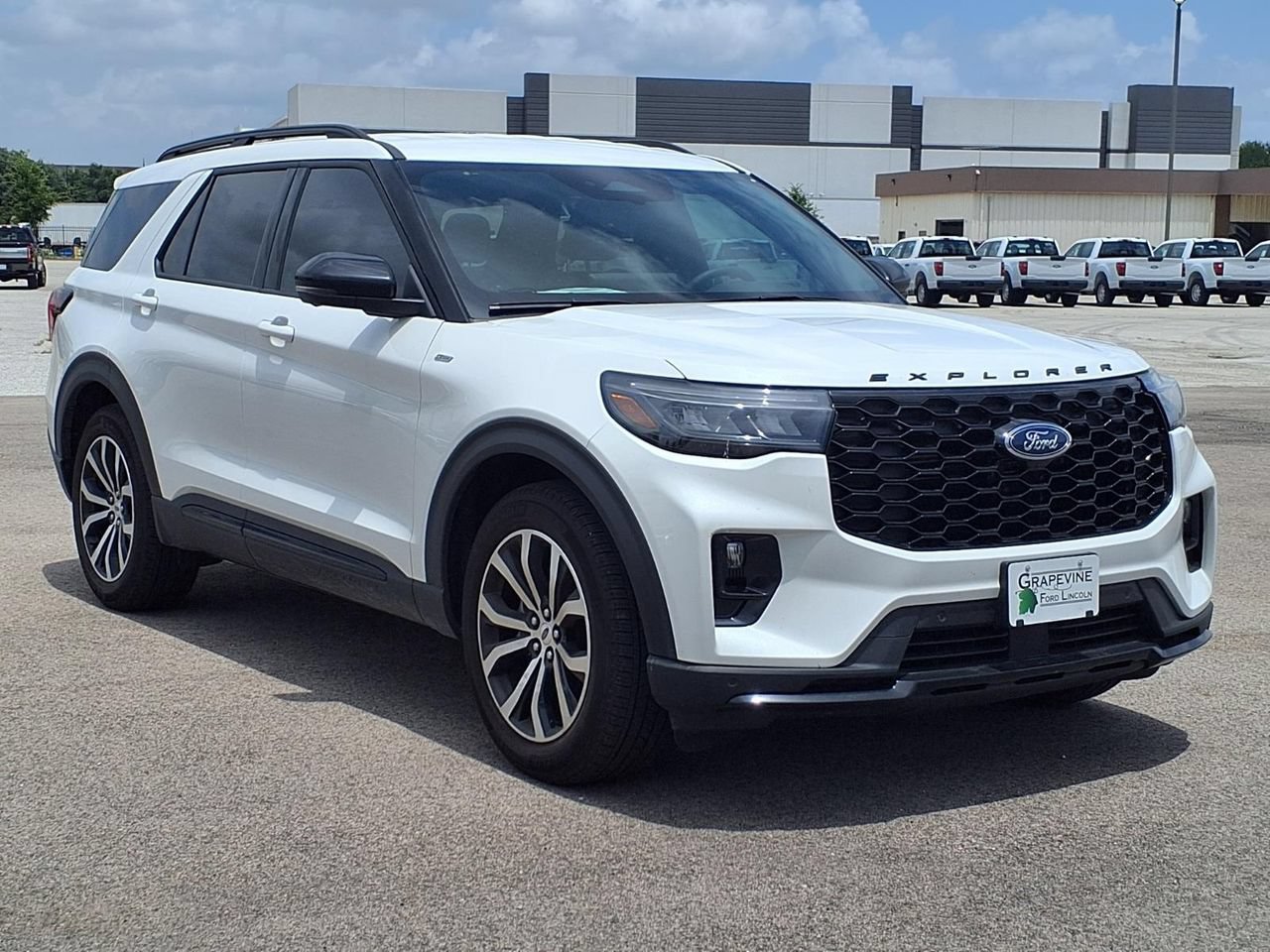 New 2026 Ford Explorer ST-Line RWD image 3
